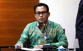 KPK Bidik Bupati Abdul Wahid dengan Pasal Pencucian Uang  - JPNN.com