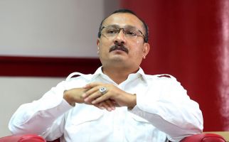 Mualaf, Ferdinand Hutahaean Bersyahadat di Tangan KH Ali Yafie eks Ketum MUI - JPNN.com