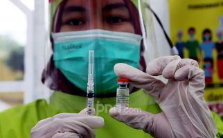 Dua Pemain PSIS Septian dan Alfeandra Disuntik Vaksin Covid-19 - JPNN.com