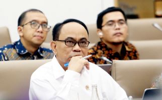 Raker di Komisi VI DPR, Budi Arie Dicecar soal Fufufafa dan Judol - JPNN.com