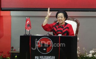 Megawati Sebut Mundur Lebih Terhormat daripada Dipecat, Sindir Jokowi? - JPNN.com