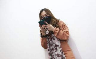 Tip Aman Bertransaksi Digital dan Bermain Media Sosial - JPNN.com