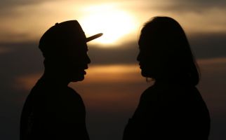 5 Bahasa Cinta yang Membuat Hubungan Pasangan Makin Erat dan Mesra - JPNN.com