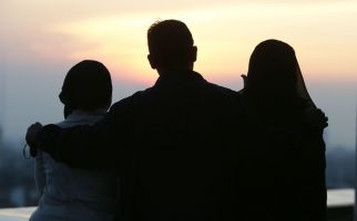 Kehidupan Seks Pria Beristri 9, Menyenangkan Kemudian Pusing - JPNN.com