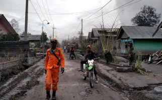 NEC Indonesia Bantu Para Korban Terdampak Erupsi Gunung Semeru - JPNN.com