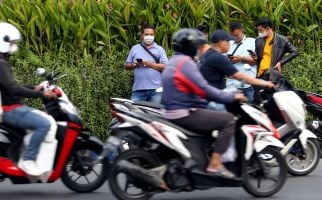 Pelajar SMA Naik Motor ke Sekolah, Kecelakaan, Jatuh ke Kolong Bus, Terlindas, Tewas - JPNN.com
