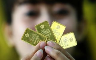 Harga Emas Antam di Pegadaian Turun, UBS Naik Drastis - JPNN.com