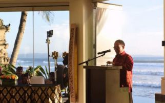 Petinggi TripAdvisor Serahkan Langsung Travellers’ Choice Award 2017 untuk Bali - JPNN.com