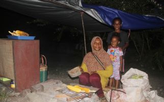 Kisah Jamilah, Janda Empat Anak di Depan Mozes Kilangin - JPNN.com