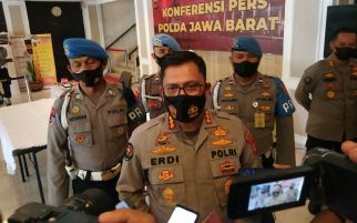 Heboh Video Polisi Sowan dan Peluk Habib Bahar, Begini Penjelasan Polda Jabar - JPNN.com