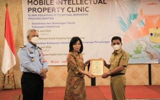 Fasilitasi Merek Dagang Ribuan UKM, Pemkot Tangerang Terima Penghargaan dari Kemenhumham - JPNN.com