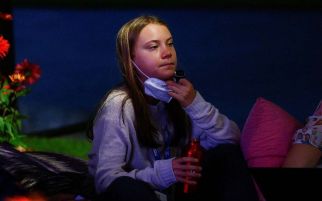 Greta Thunberg Diseret Polisi Saat Demo Tolak Tambang Batu Bara - JPNN.com