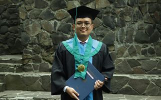 Meraih Gelar Sarjana Kedokteran, Arkan Bastian jadi Wisudawan Termuda - JPNN.com