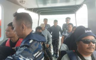 Dihantam Ombak Besar, Kapal Barang Tenggelam di Perairan Bunyu, 1 Orang Tewas - JPNN.com