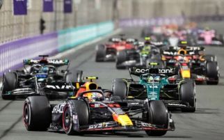 Sergio Perez Menangi F1 GP Arab Saudi, Max Verstappen Tampil Memukau - JPNN.com