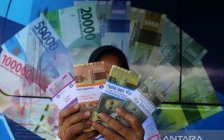 Rupiah Hari Ini Menguat Efek Sentimen Negatif kepada USD - JPNN.com