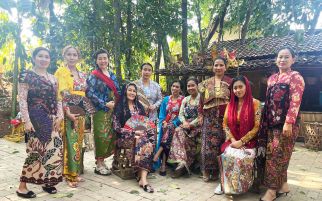 Peringati Hari Batik Nasional, Sapawastra Usung Tema Kembang Pesisir - JPNN.com