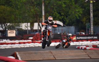 Seri Pamungkas Supermoto Race 2023: Rebut Pole, Tommy Mengungguli 2 Pembalap Eropa - JPNN.com