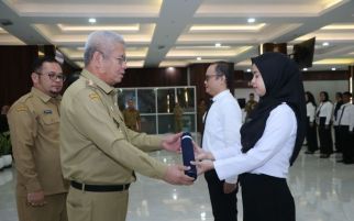 Serahkan SK Pengangkatan PPPK, Pj Gubernur Kalbar Berpesan Begini - JPNN.com