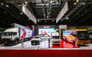 Isuzu Boyong D-Max Hingga Bus Sekolah Khusus Difabel di Giicomvec 2024 - JPNN.com