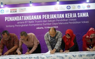 Didukung Kemendikbudristek & Kemendag, 5 SMK - BT Batik Trusmi Kembangkan Industri Fesyen - JPNN.com