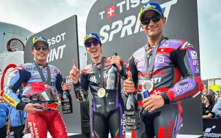 Hasil Lengkap Sprint MotoGP Portugal: Vinales Juara, 4 Pembalap jadi Korban - JPNN.com