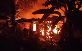 Kebakaran di Asrama TNI AD Palembang, 12 Rumah Ludes - JPNN.com