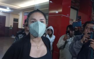 Penjemputan Paksa Putri Nikita Mirzani Bikin Heboh, Bagaimana Respons Ayah Kandung? - JPNN.com