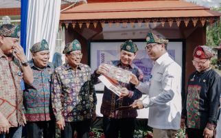 Pecahan 10 Ribu Bergambar Rumah Limas Dimemorabilia oleh BI - JPNN.com