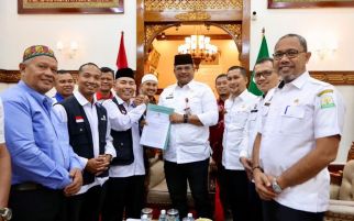 Temui Pj Gubernur, Aliansi Buruh Menyuarakan UMP Aceh 2025 Naik jadi Rp 4 juta Per Bulan - JPNN.com