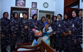 Menjelang HUT Ke-62, Korps Wanita TNI AL Beranjangsana di Wilayah Jakarta - JPNN.com