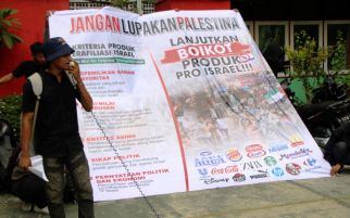 Aksi Solidaritas Palestina, Mahasiswa Serukan Boikot Produk Terafiliasi Israel - JPNN.com