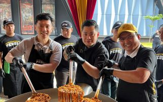Hari Ibu, Holywings Bagikan 5.000 Makanan Gratis di HW Superhouse - JPNN.com