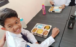 Lima Siswa di SMP 17 Bandung Ganti Nasi jadi Kentang di MBG - JPNN.com