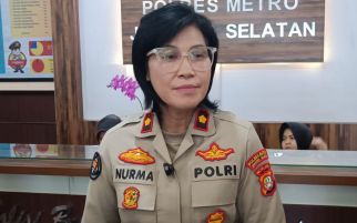 Detik-Detik Penangkapan Mantan Artis saat Terciduk Pakai Uang Palsu di Mal - JPNN.com