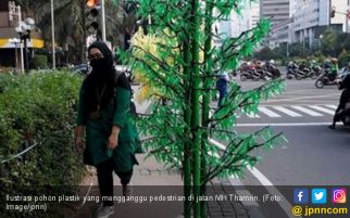 Dianggarkan pada Era Ahok, Pohon Plastik Dibeli Rp 8 Jutaan - JPNN.com