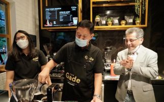 Pegadaian Buka Outlet The Gade Coffee & Gold di Taman Centra BRI - JPNN.com