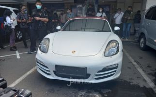 Terungkap, Sosok Pengemudi Porsche yang Menerobos Jalur TransJakarta, Oh Ternyata - JPNN.com