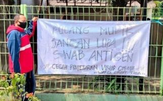 Puluhan Pemudik Jalani Swab Antigen di Polsek Pulogadung, Begini Hasilnya - JPNN.com