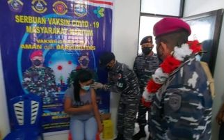 TNI AL Gelar Serbuan Vaksinasi di Pulau Terluar, Nih Targetnya - JPNN.com