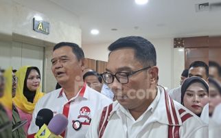 Tantang Ridwan Kamil Pakai Jersey Persija, Ketum Jakmania: Cowo Butuh Pembuktian - JPNN.com