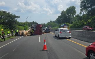 Tabrakan Beruntun di Tol Semarang ABC, 1 Orang Masuk Rumah Sakit  - JPNN.com