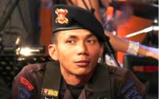 Polisi Cari Penyebar Foto Hot Norman Kamaru - JPNN.com