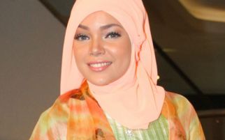 Dewi Sandra Memegang Teguh Izin Suami - JPNN.com