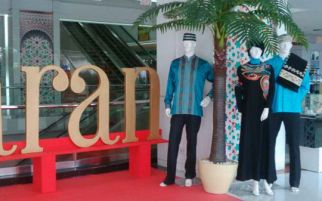 Gamis Hitam ala Arabia Jadi Tren Lagi - JPNN.com