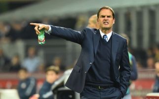 Lewat Sambungan Telepon, Inter PHK Frank De Boer - JPNN.com