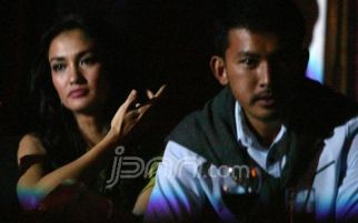 Rela Pacar Cium Lawan Main - JPNN.com