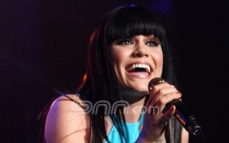 Jessie J Disebut Penyuka Sesama Jenis - JPNN.com