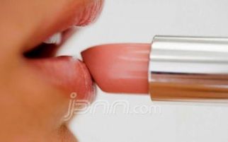 Zat Kimia Dalam Lipstick Bahaya Bagi Jantung - JPNN.com