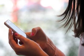 Perempuan di Solo Ini Mengancam Rekan Bisnis Lewat SMS, Berbuntut ke Pengadilan - JPNN.com Jateng